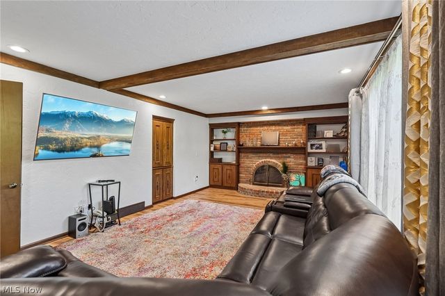 691 Davidson Drive, Highland Heights, OH 44143