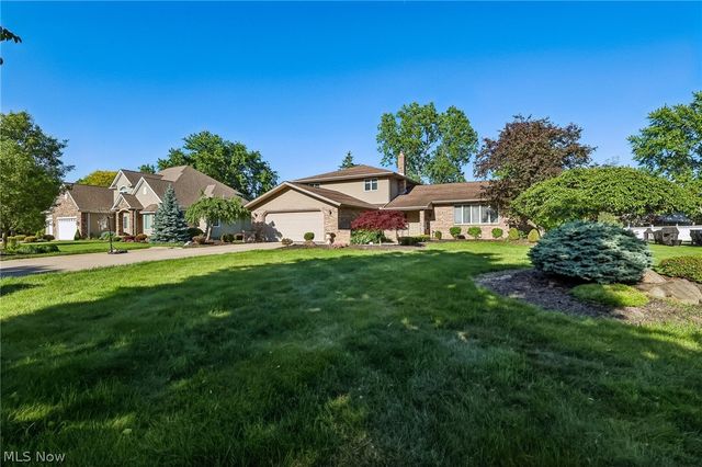 691 Davidson Drive, Highland Heights, OH 44143