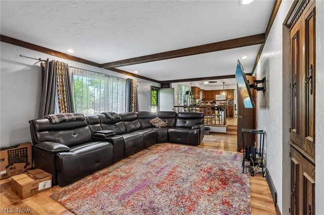 691 Davidson Drive, Highland Heights, OH 44143