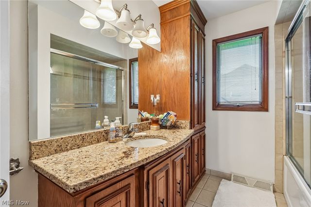 691 Davidson Drive, Highland Heights, OH 44143