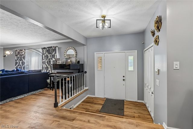 691 Davidson Drive, Highland Heights, OH 44143