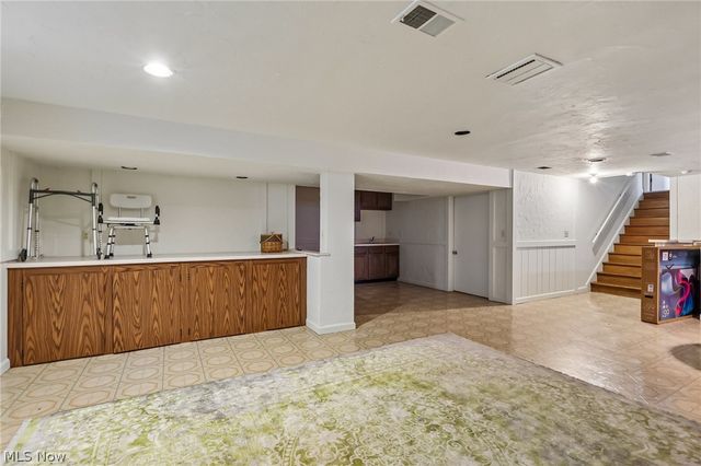 691 Davidson Drive, Highland Heights, OH 44143