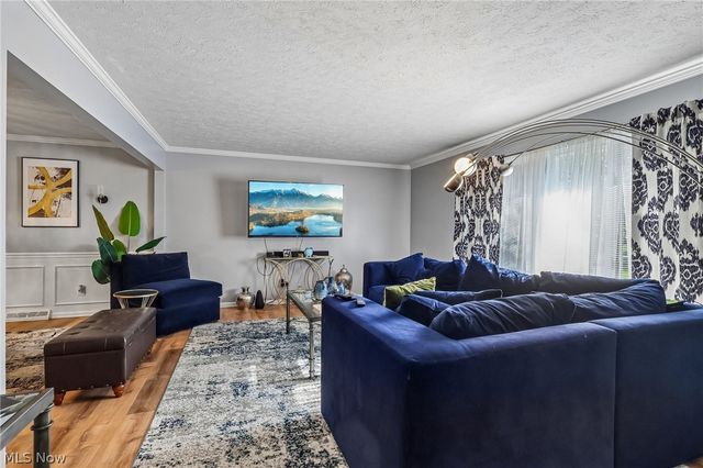 691 Davidson Drive, Highland Heights, OH 44143