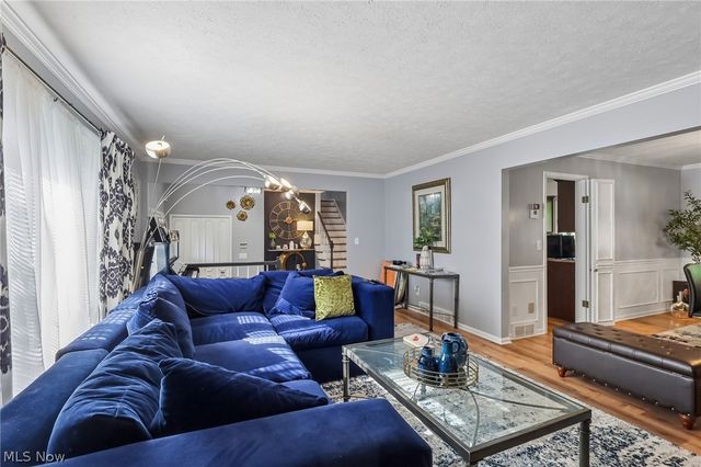 691 Davidson Drive, Highland Heights, OH 44143