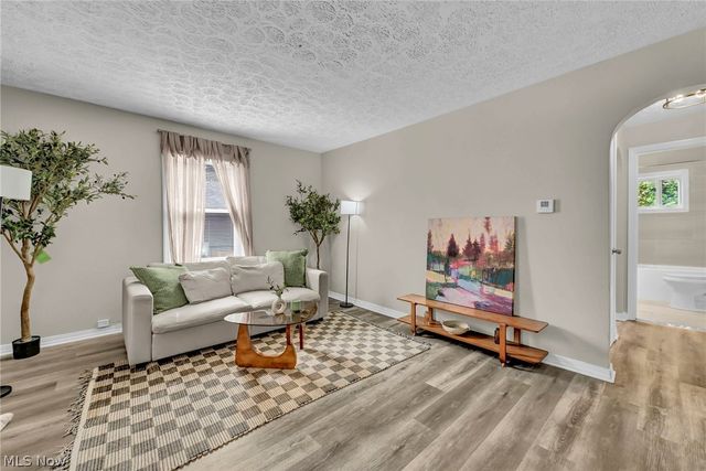 1068 Austin Avenue, Akron, OH 44306