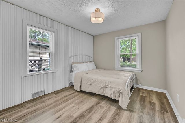 1068 Austin Avenue, Akron, OH 44306