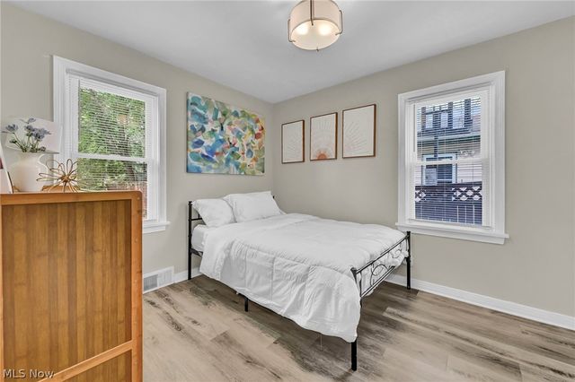 1068 Austin Avenue, Akron, OH 44306