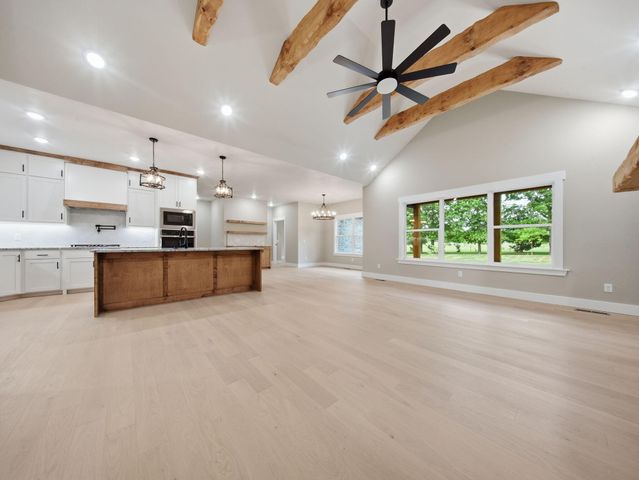 5300 N Seacrest Drive, Ozark, MO 65721