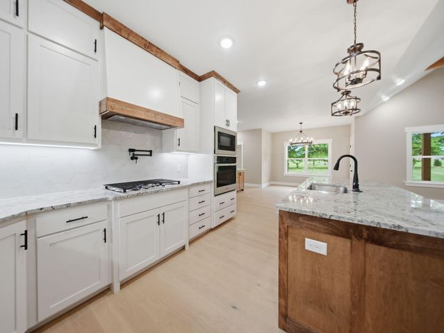5300 N Seacrest Drive, Ozark, MO 65721