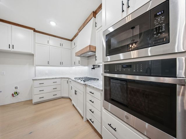 5300 N Seacrest Drive, Ozark, MO 65721