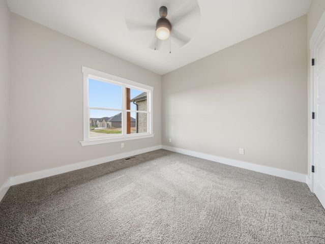 5300 N Seacrest Drive, Ozark, MO 65721