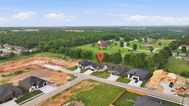 5300 N Seacrest Drive, Ozark, MO 65721