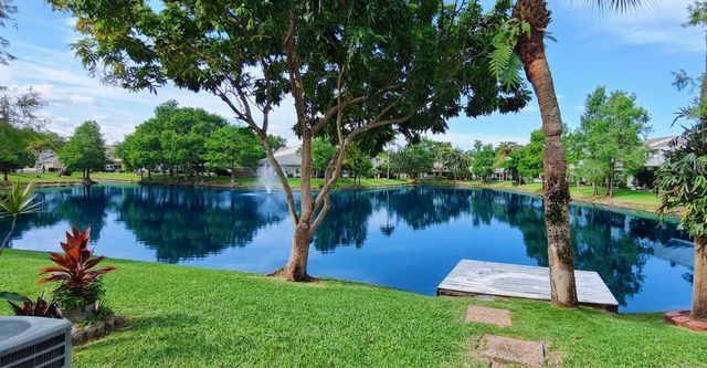 4874 N Hemingway Circle, Margate, FL 33063