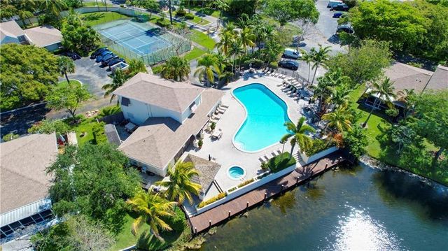 4874 N Hemingway Circle, Margate, FL 33063