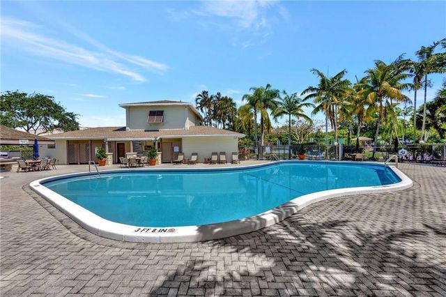 4874 N Hemingway Circle, Margate, FL 33063