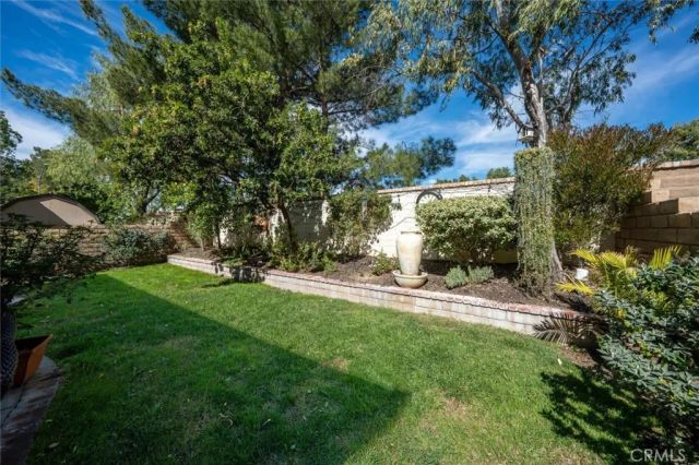 23361 Pike, Valencia, CA 91355