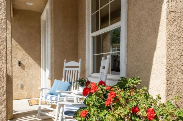 23361 Pike, Valencia, CA 91355