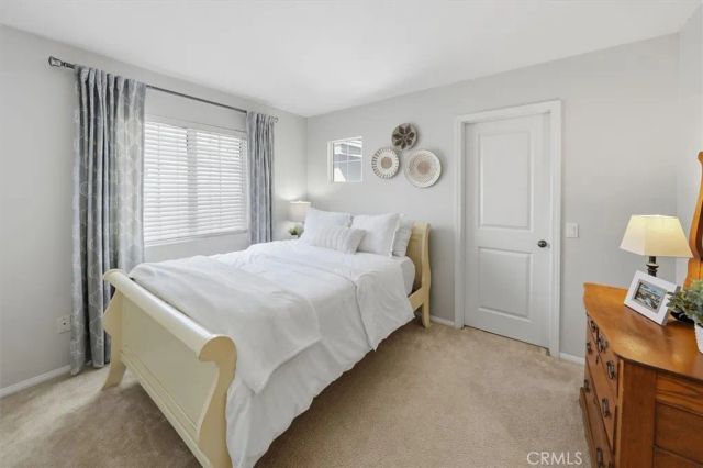 23361 Pike, Valencia, CA 91355