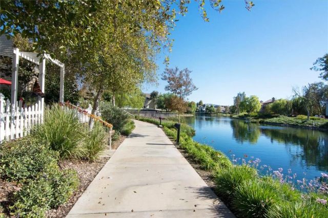 23361 Pike, Valencia, CA 91355