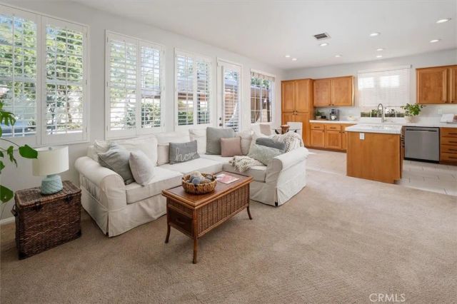 23361 Pike, Valencia, CA 91355