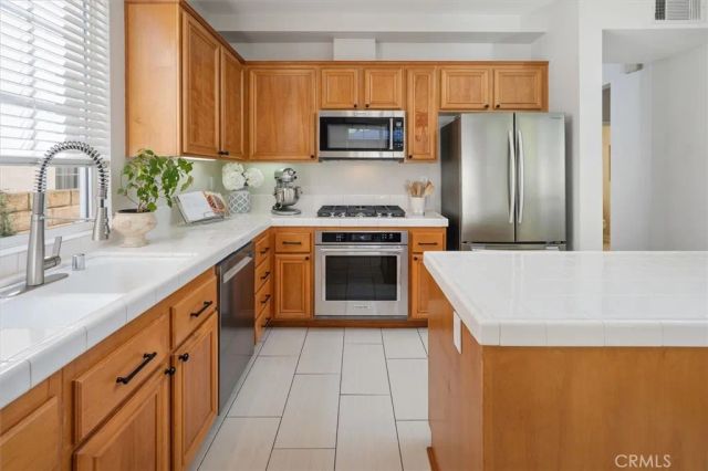 23361 Pike, Valencia, CA 91355