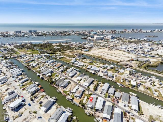 12 Nancy LN, Fort Myers Beach, FL 33931