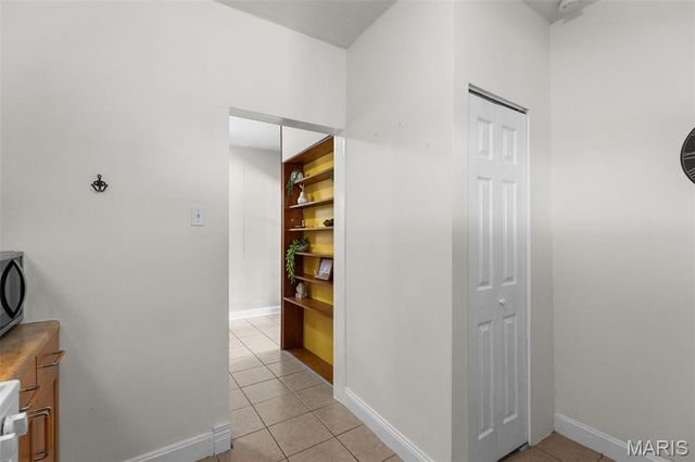 7021 Glades Avenue, St Louis, MO 63117