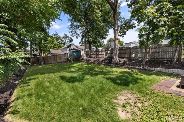 7021 Glades Avenue, St Louis, MO 63117