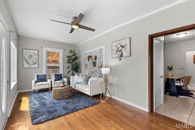 7021 Glades Avenue, St Louis, MO 63117