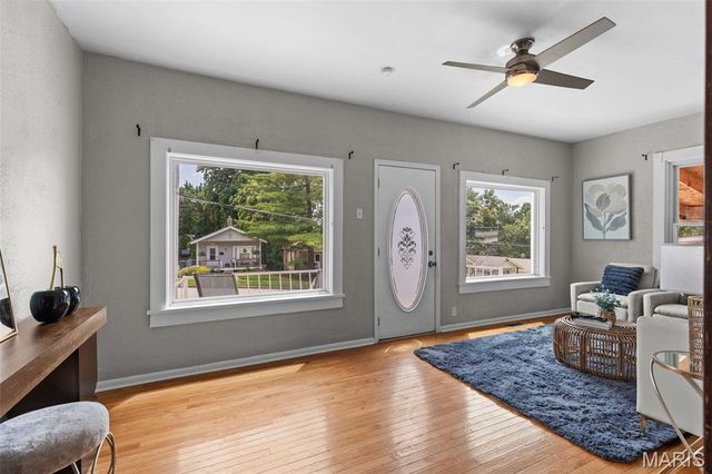 7021 Glades Avenue, St Louis, MO 63117