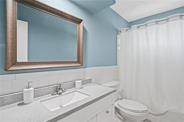 3728 BIRCHWOOD Drive, Kansas City, MO 64137
