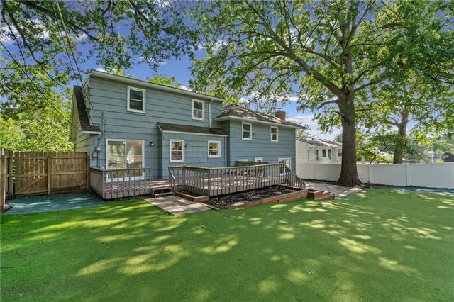 3728 BIRCHWOOD Drive, Kansas City, MO 64137