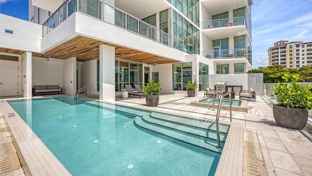 1335 2ND STREET Villa 2E, Sarasota, FL 34236