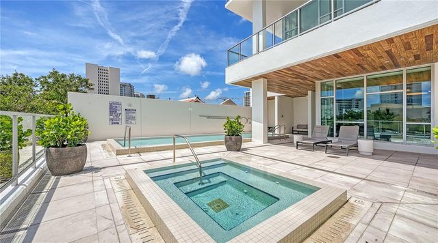 1335 2ND STREET Villa 2E, Sarasota, FL 34236