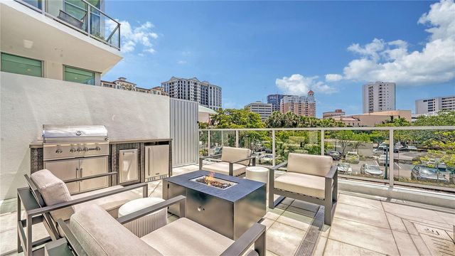 1335 2ND STREET Villa 2E, Sarasota, FL 34236