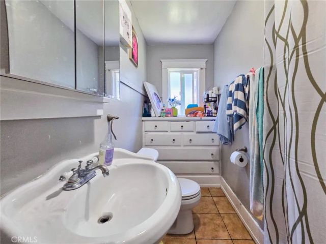 1055--1059 Roswell, Long Beach, CA 90804