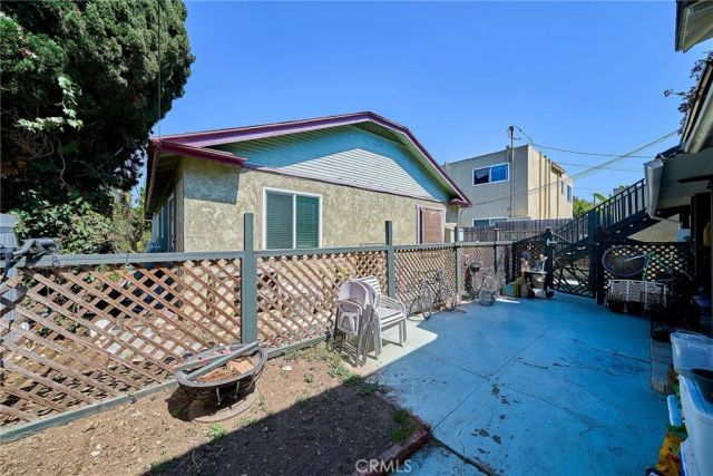 1055--1059 Roswell, Long Beach, CA 90804