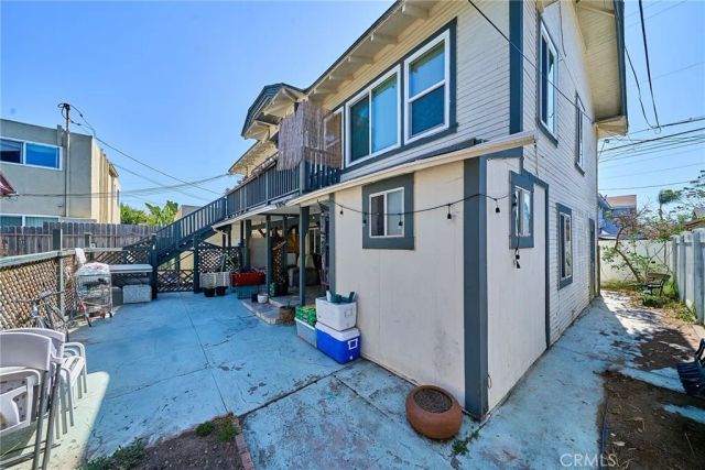 1055--1059 Roswell, Long Beach, CA 90804