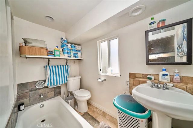 1055--1059 Roswell, Long Beach, CA 90804