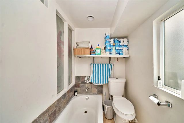 1055--1059 Roswell, Long Beach, CA 90804