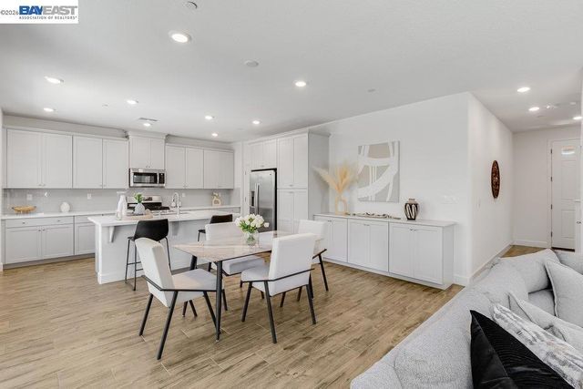 5048 Ashbrook St, Roseville, CA 95747