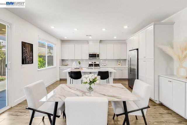 5048 Ashbrook St, Roseville, CA 95747