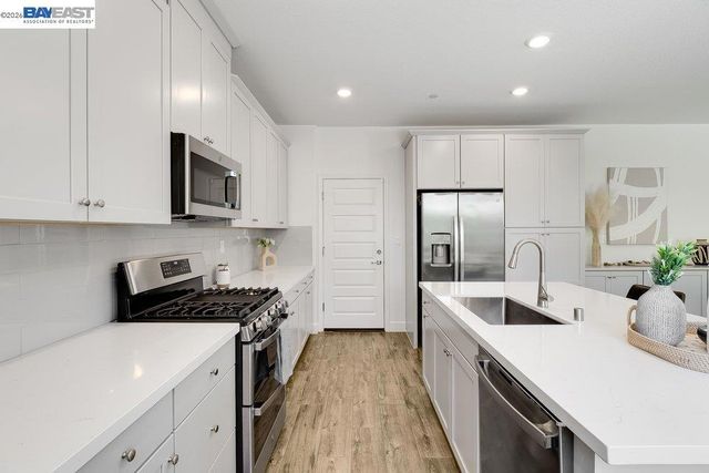 5048 Ashbrook St, Roseville, CA 95747