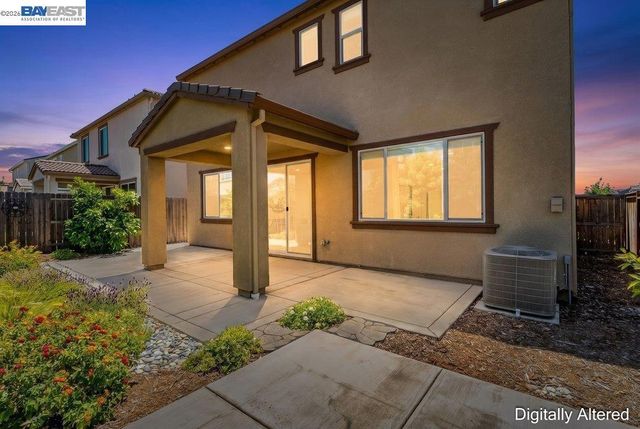 5048 Ashbrook St, Roseville, CA 95747