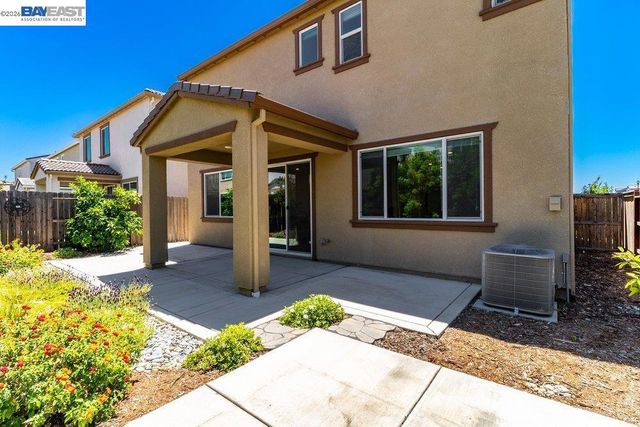 5048 Ashbrook St, Roseville, CA 95747