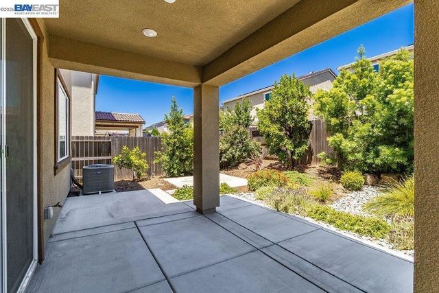 5048 Ashbrook St, Roseville, CA 95747