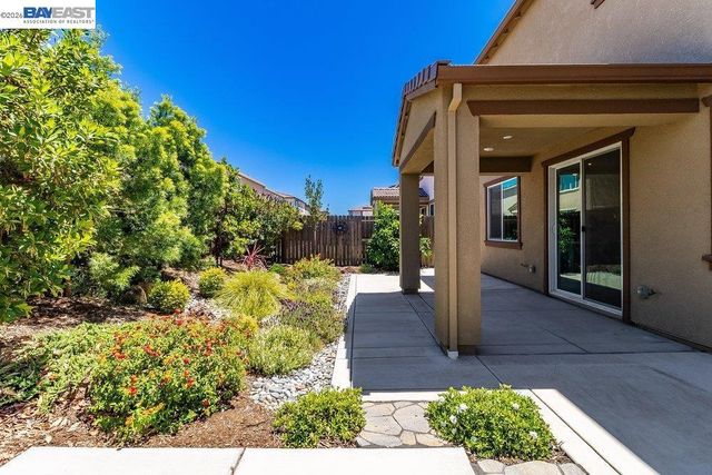 5048 Ashbrook St, Roseville, CA 95747