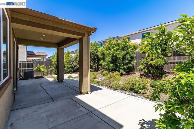 5048 Ashbrook St, Roseville, CA 95747