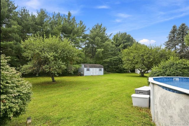 18 English Way, Pleasant Valley, NY 12569