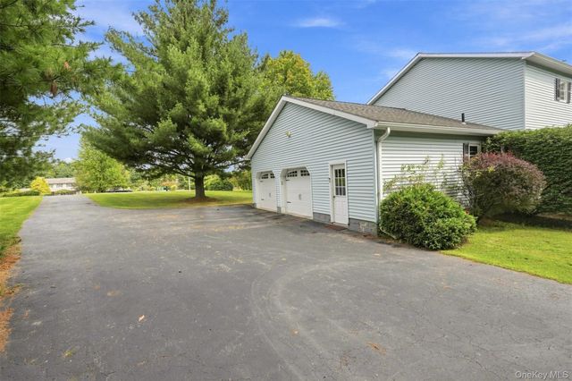 18 English Way, Pleasant Valley, NY 12569